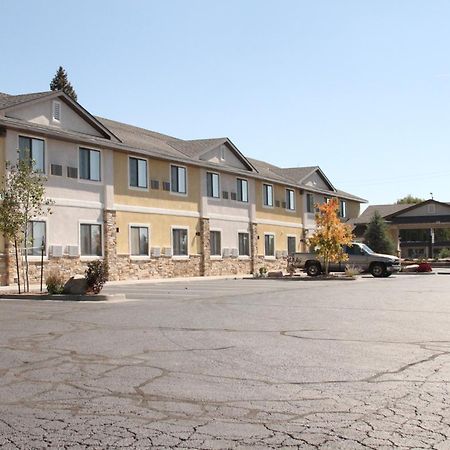 Super 8 By Wyndham Montrose Motel Exterior photo
